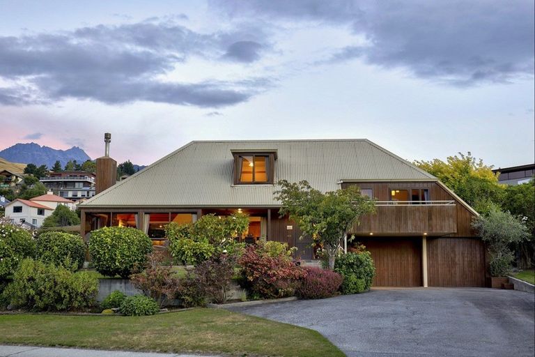 Photo of property in 436 Peninsula Road, Kelvin Heights, Queenstown, 9300