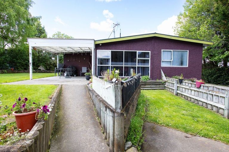 Photo of property in 148 Adelaide Road, Dannevirke, 4930