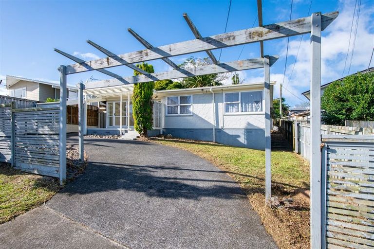 Photo of property in 68 Vodanovich Road, Te Atatu South, Auckland, 0610