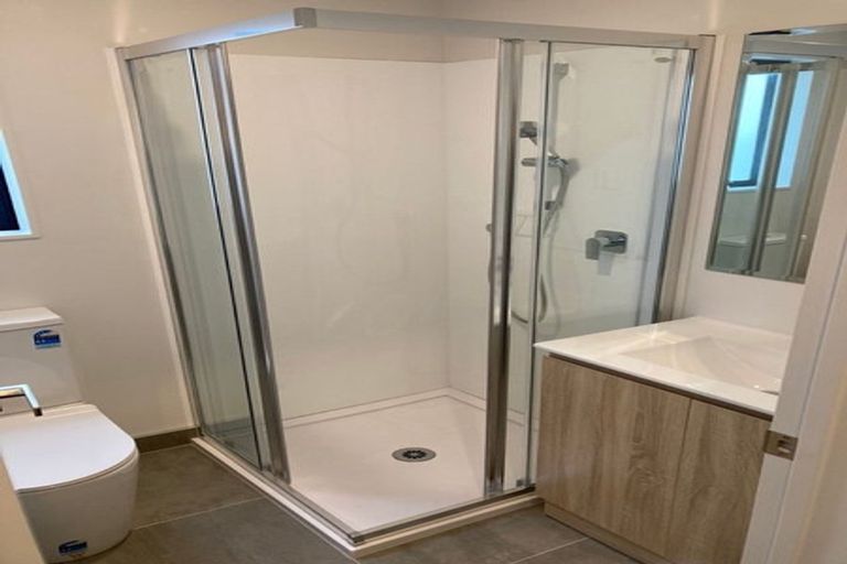 Photo of property in 63 Morihana Close, Glen Eden, 0602