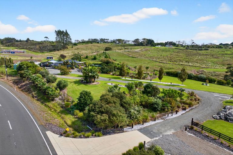 Photo of property in 252 Oneriri Road, Kaiwaka, 0573