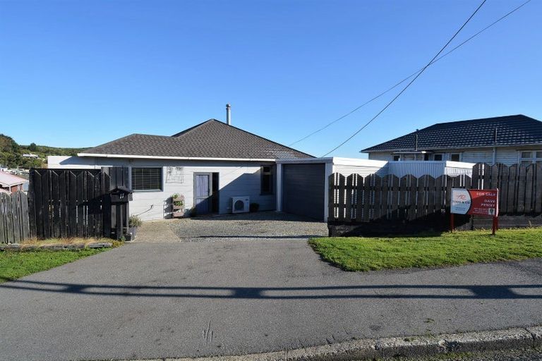 Photo of property in 11 Mason Street, Bluff, 9814