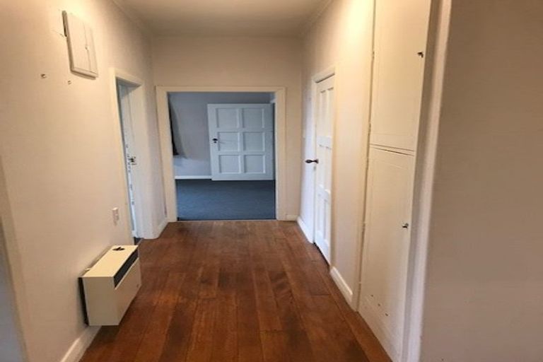 Photo of property in 179 Whites Line East, Waiwhetu, Lower Hutt, 5010