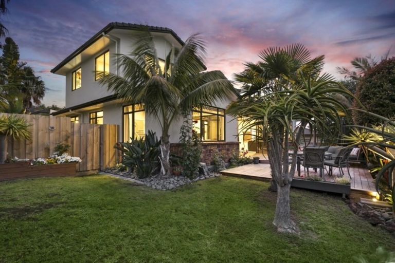 Photo of property in 2 Driftwood Drive, Red Beach, 0932