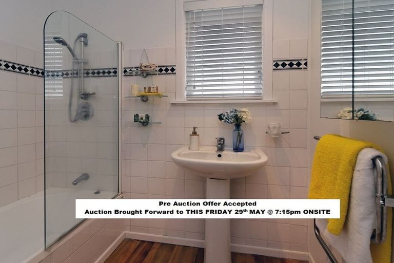 Photo of property in 315 Sturges Road, Henderson Valley, Auckland, 0612