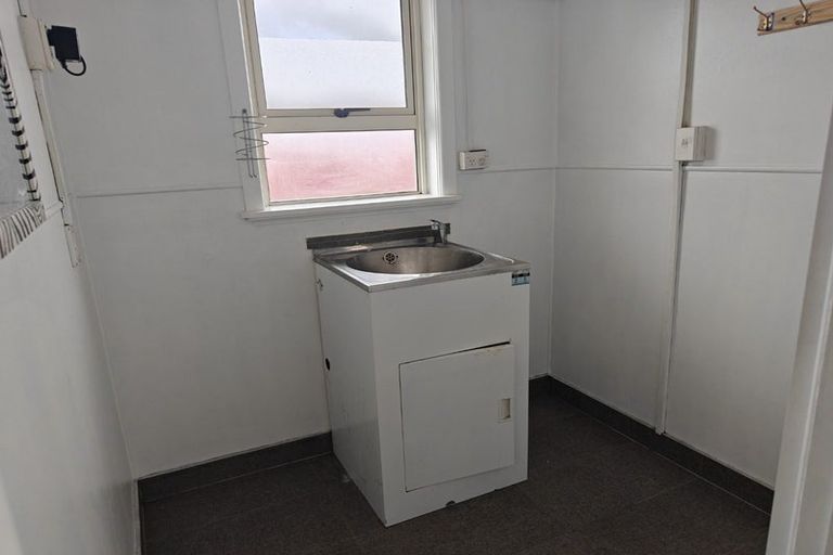 Photo of property in 94 Lincoln Road, Henderson, Auckland, 0610