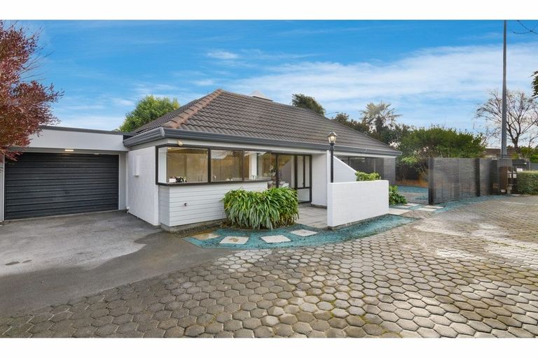 Photo of property in 21a Wairakei Road, Bryndwr, Christchurch, 8052