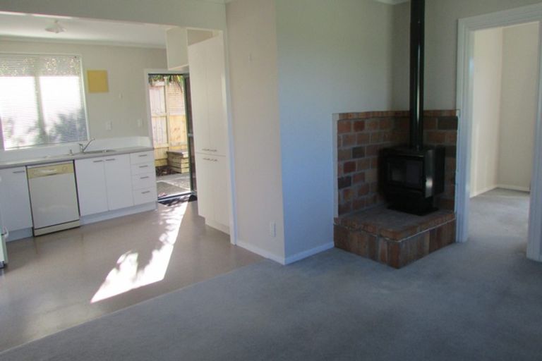 Photo of property in 14 Stottholm Road, Titirangi, Auckland, 0604