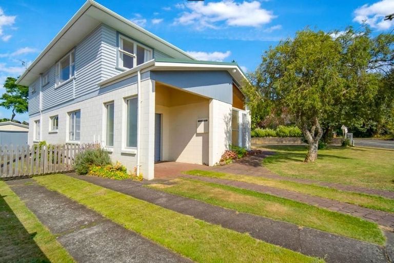 Photo of property in 5 Price Street, Westown, New Plymouth, 4310