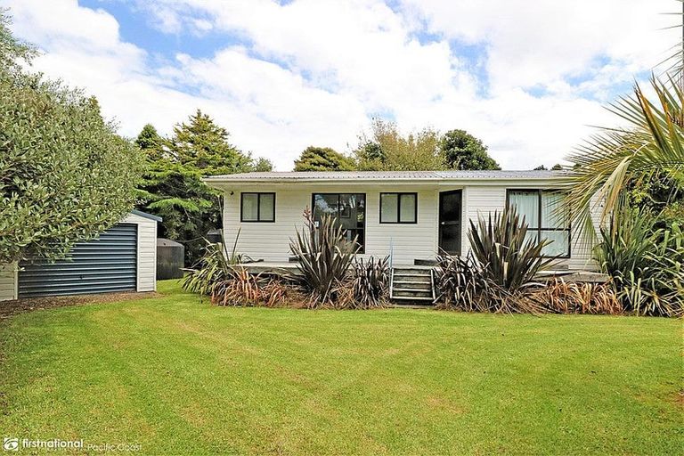 Photo of property in 10 Stingray Crescent, Whiritoa, Whangamata, 3691