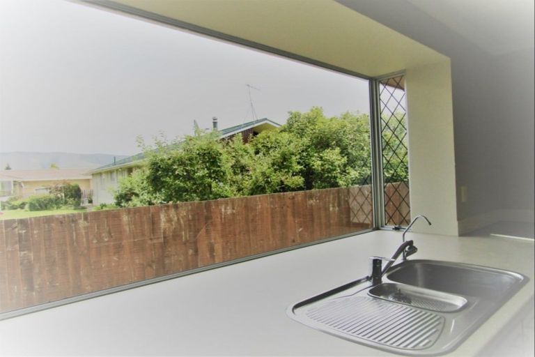 Photo of property in 1 Churchill Place, Waimate, 7924