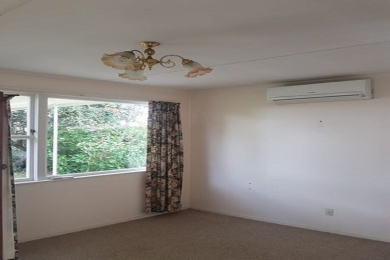 Photo of property in 6 Hollows Crescent, Takaro, Palmerston North, 4412