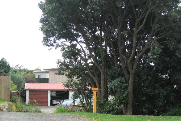 Photo of property in 13 Rua Road, Paraparaumu Beach, Paraparaumu, 5032