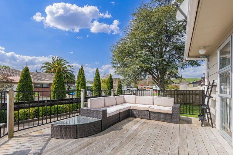 Photo of property in 1 Totara Place, Pahiatua, 4910