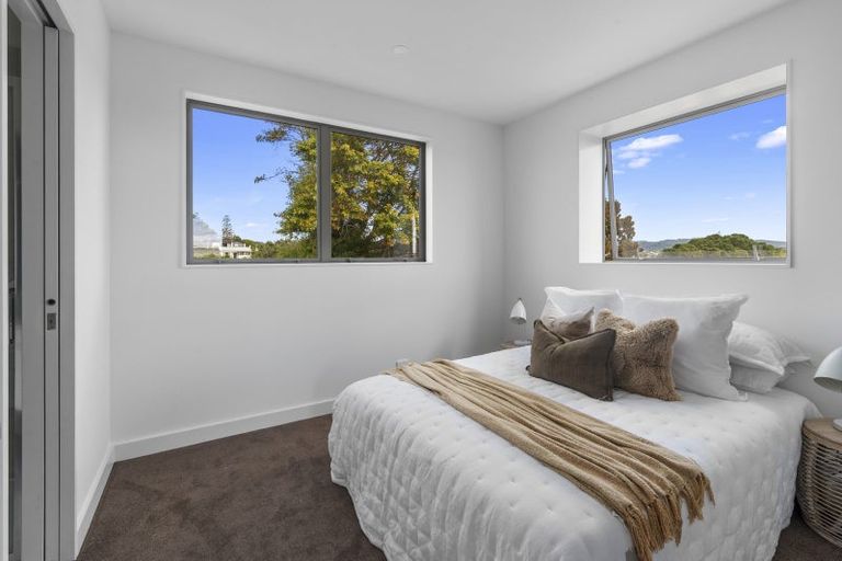 Photo of property in 55 Evans Road, Glen Eden, Auckland, 0602