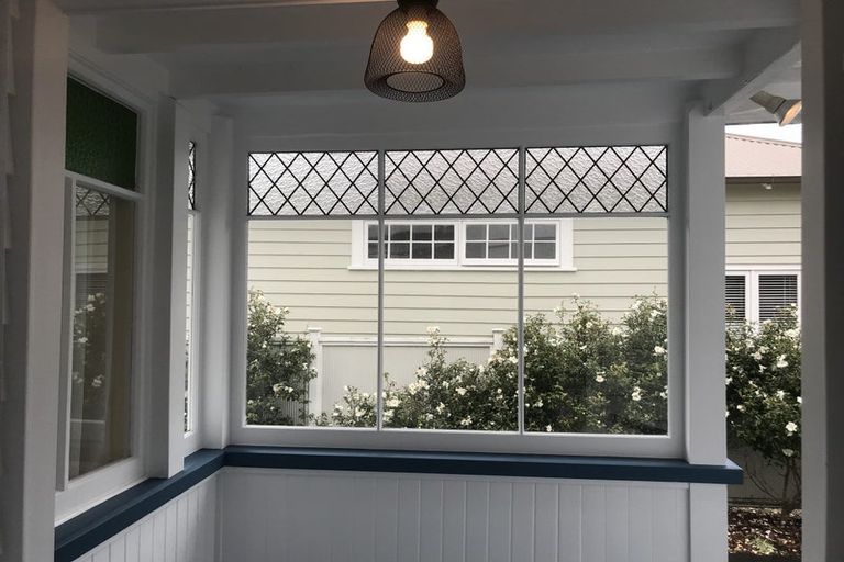 Photo of property in 11 Hanlon Crescent, Narrow Neck, Auckland, 0624