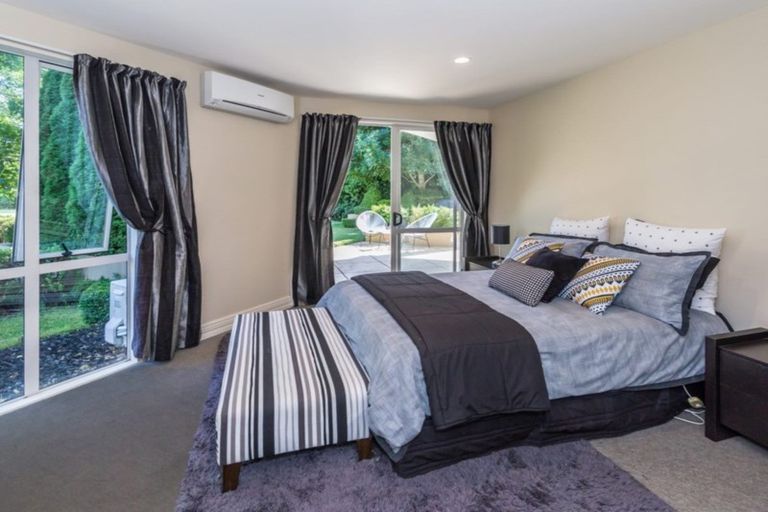 Photo of property in 6 Leabridge Mews, Harewood, Christchurch, 8051