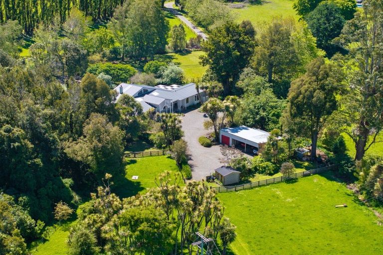 Photo of property in 72a Ahikouka Road, Ahikouka, Greytown, 5794