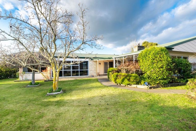 Photo of property in 5 Carl Avenue, Havelock North, 4130