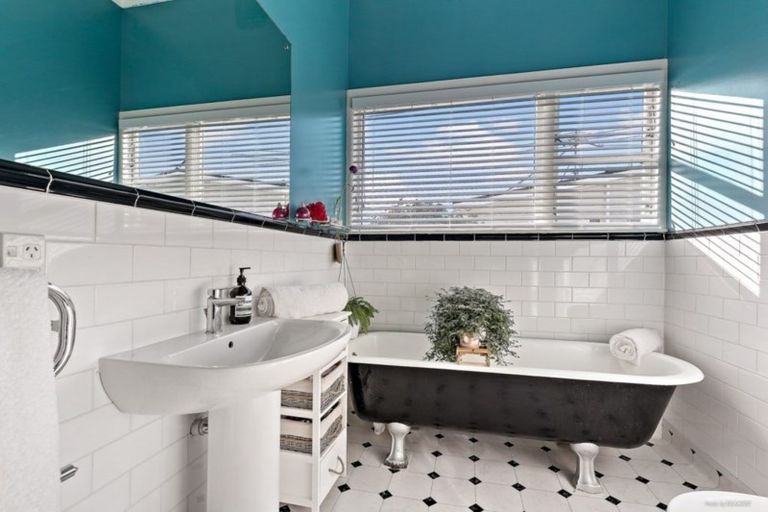 Photo of property in 19 Chelsea Street, Miramar, Wellington, 6022