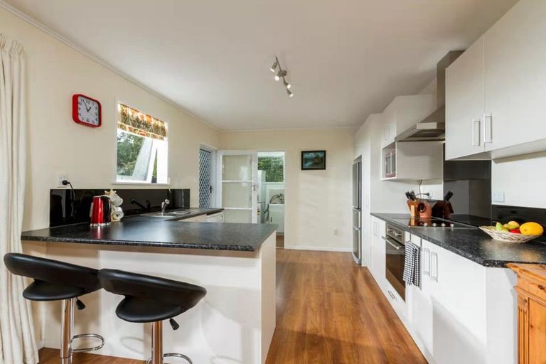 Photo of property in 13 Mawson Avenue, Torbay, Auckland, 0630