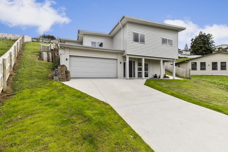 Photo of property in 43 Cape Vista Crescent, Pukekohe, 2120