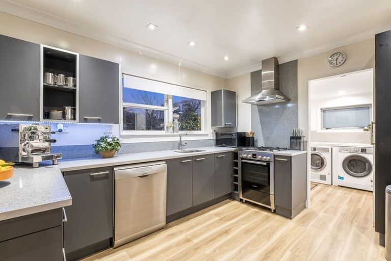 Photo of property in 140 Main Road, Titahi Bay, Porirua, 5022