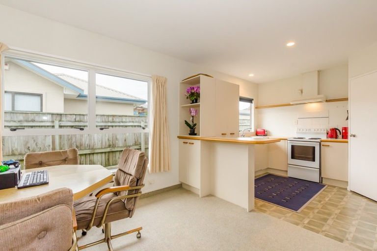 Photo of property in 130 Field Way, Waikanae Beach, Waikanae, 5036