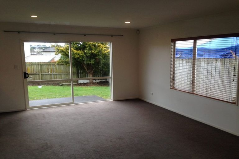 Photo of property in 39 Seymour Road, Sunnyvale, Auckland, 0612