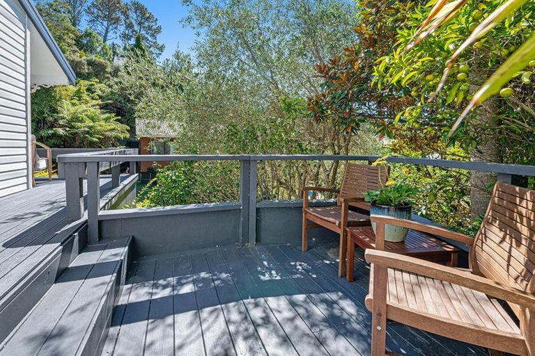 Photo of property in 2/8 Heatherleigh Rise, Northcross, Auckland, 0632