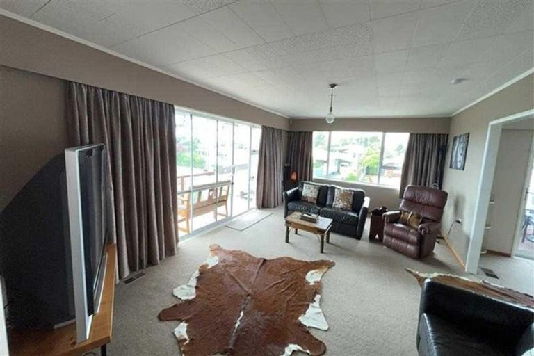 Photo of property in 44 Nevada Drive, Merrilands, New Plymouth, 4312