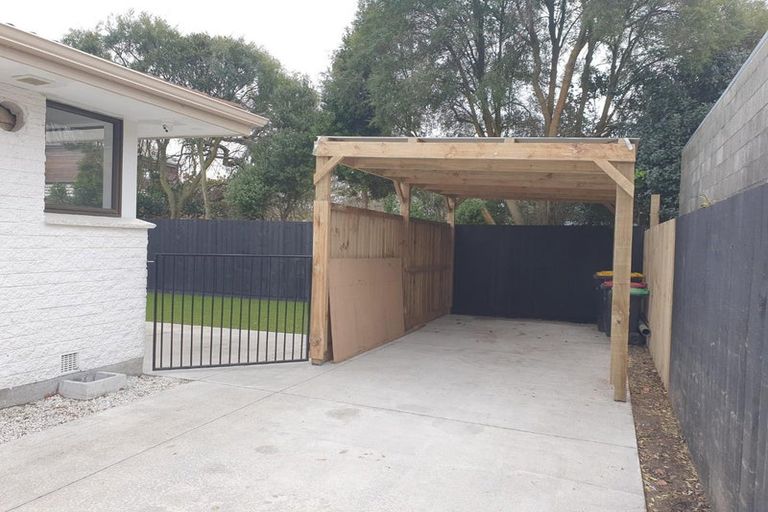 Photo of property in 1/12 Camrose Place, Ilam, Christchurch, 8041