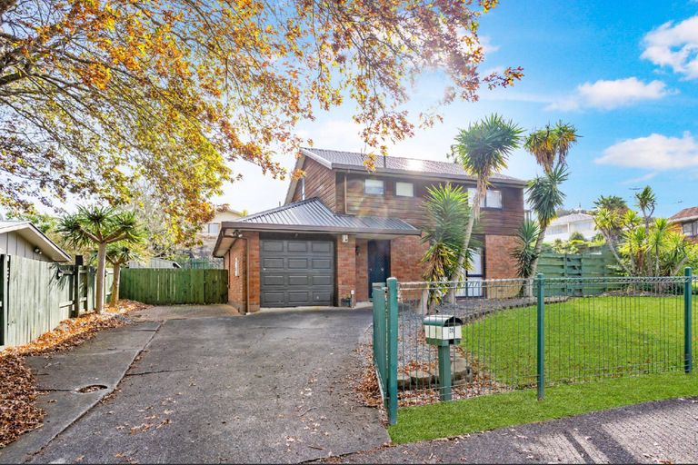 Photo of property in 2/6 Eugenia Rise, Totara Heights, Auckland, 2105