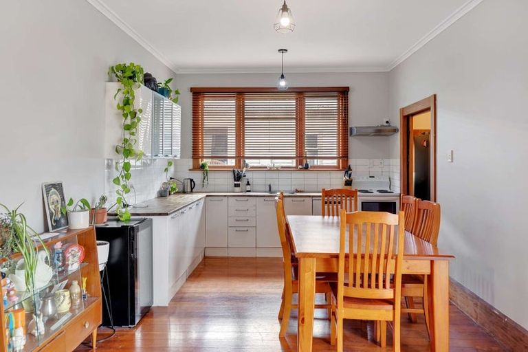 Photo of property in 13 East Street, Feilding, 4702