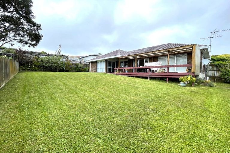 Photo of property in 6 Veagh Place, Highland Park, Auckland, 2010