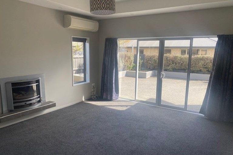 Photo of property in 26 Foresters Crescent, Parklands, Christchurch, 8083