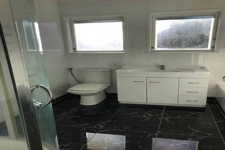 Photo of property in 23 Mirrabooka Avenue, Botany Downs, Auckland, 2010