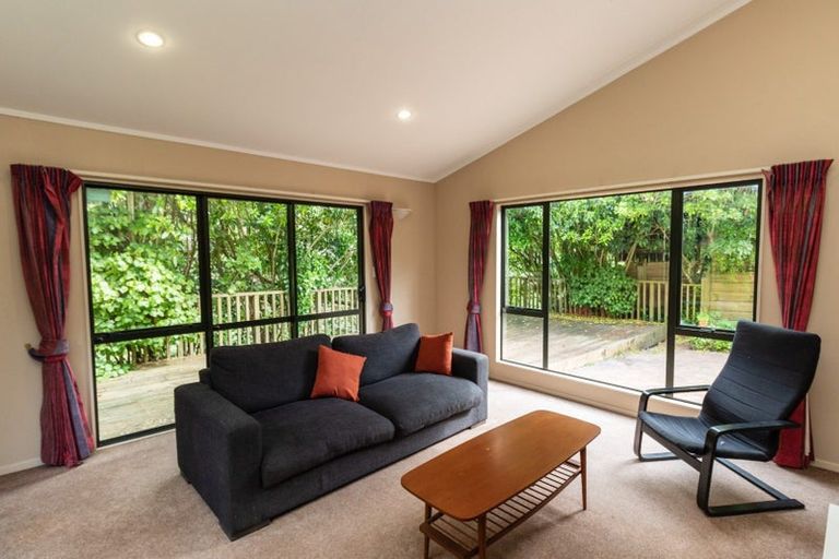 Photo of property in 51 Sunrise Boulevard, Tawa, Wellington, 5028