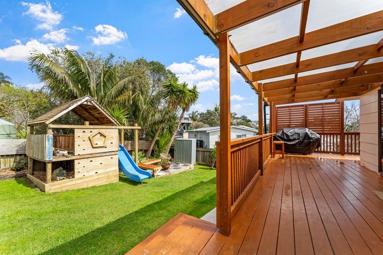 Photo of property in 30b Gledstane Road, Stanmore Bay, Whangaparaoa, 0932