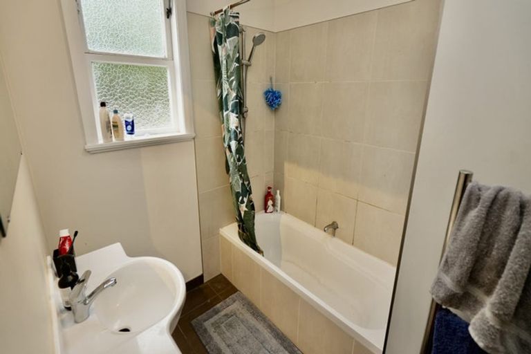 Photo of property in 6 Nathan Place, West End, Palmerston North, 4412