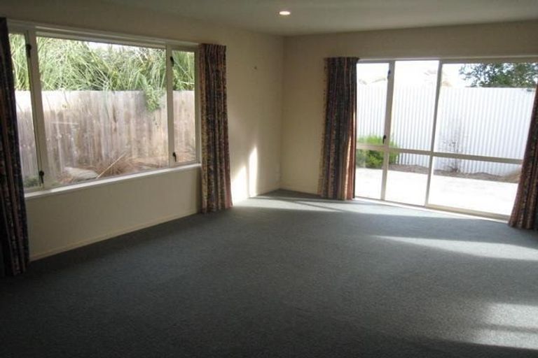 Photo of property in 14 Kydd Lane, Hornby, Christchurch, 8042