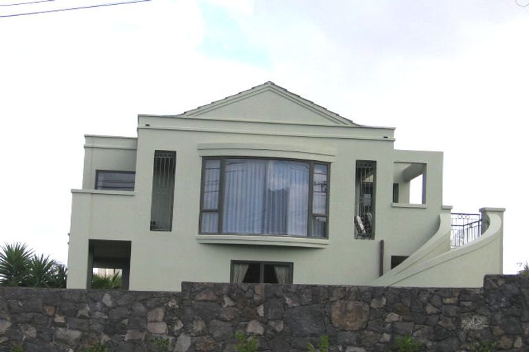 Photo of property in 176c East Coast Road, Forrest Hill, Auckland, 0620