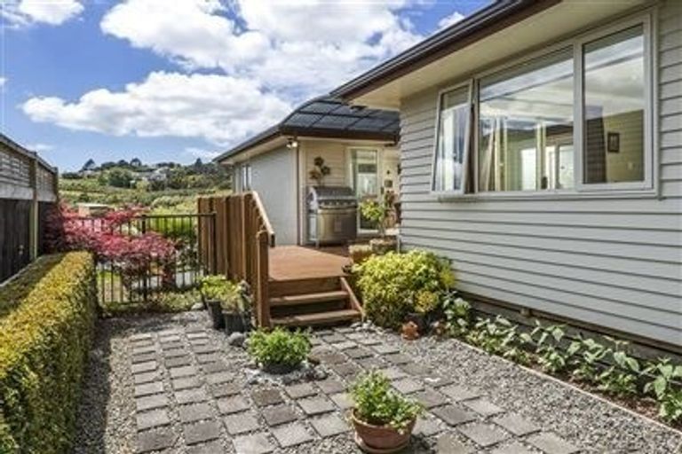 Photo of property in 27 Mural Place, Greenhithe, Auckland, 0632