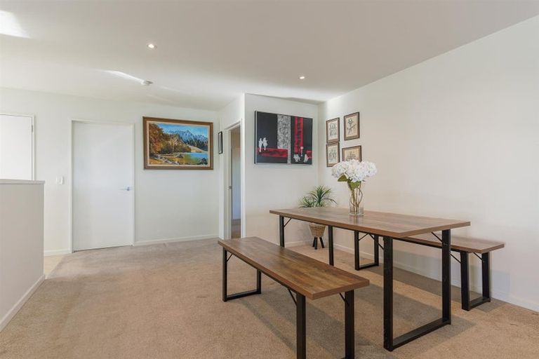 Photo of property in 19 The Brae, Mount Pleasant, Christchurch, 8081