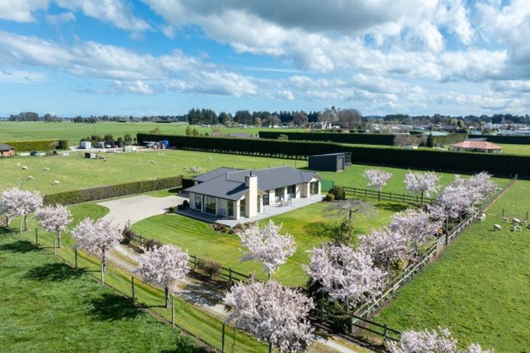 Photo of property in 24 Mckinnon Road, Edendale, Wyndham, 9893