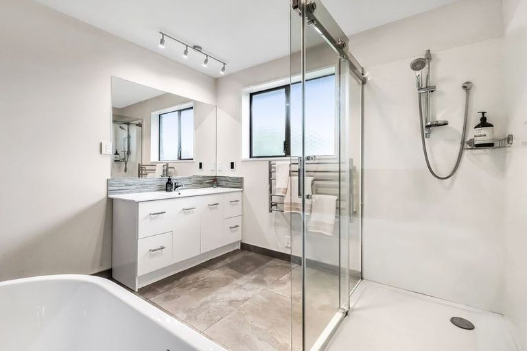 Photo of property in 1 Everett Street, Coalgate, 7673