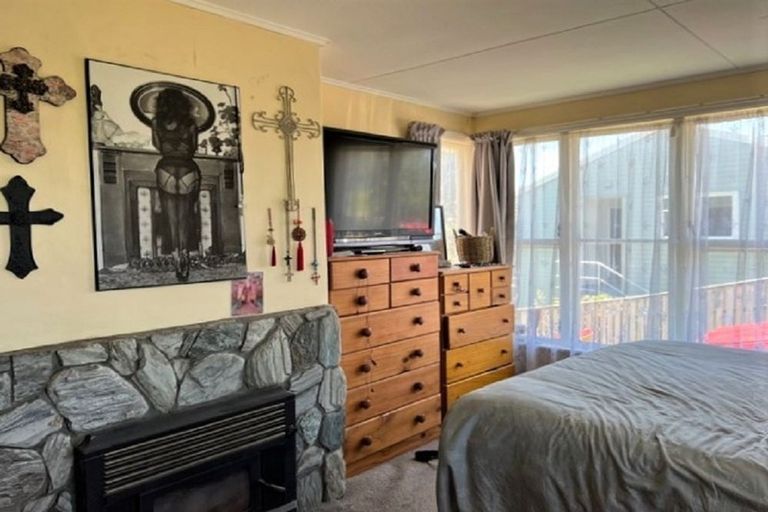 Photo of property in 47 Herewini Street, Titahi Bay, Porirua, 5022