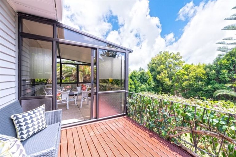 Photo of property in 1/80 Bond Crescent, Forrest Hill, Auckland, 0620