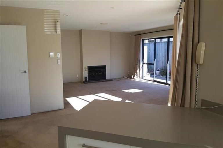 Photo of property in 62a Paynters Avenue, Strandon, New Plymouth, 4312
