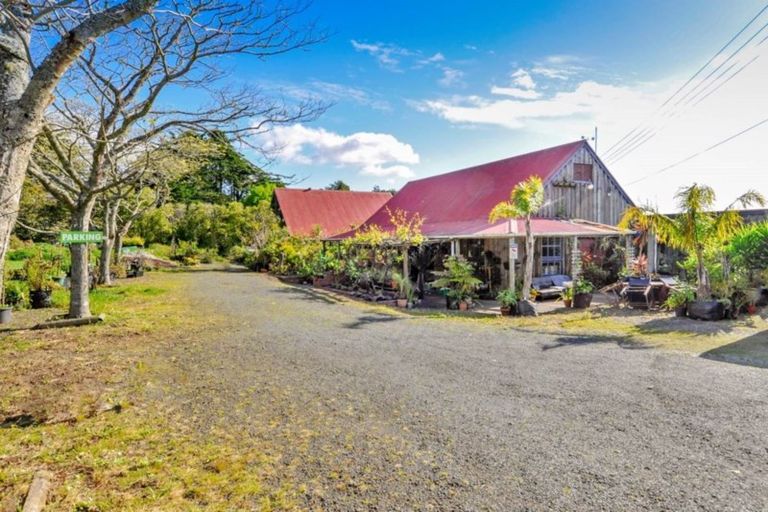 Photo of property in 108 Station Road, Kumeu, 0891